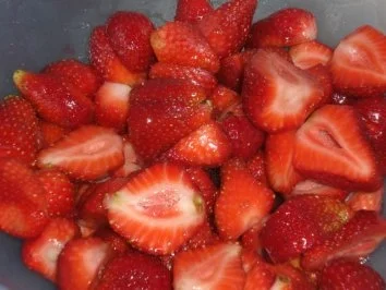 Rezept: Erdbeerkuchen Bild Nr. 4 Erdbeerkuchen - Rezept - Bild Nr. 4