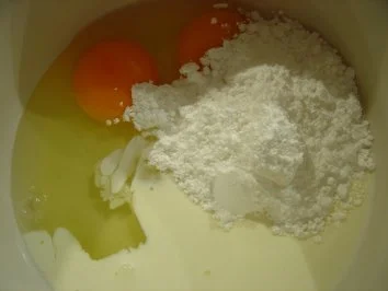 Waffeln mit frischen Erdbeeren und Sahne... - Rezept - Bild Nr. 3