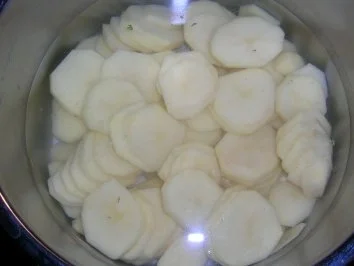 Bechamelkartoffeln - eine leckere Beilage oder aber auch nur "Pur" mit Salat - Rezept - Bild Nr. 3