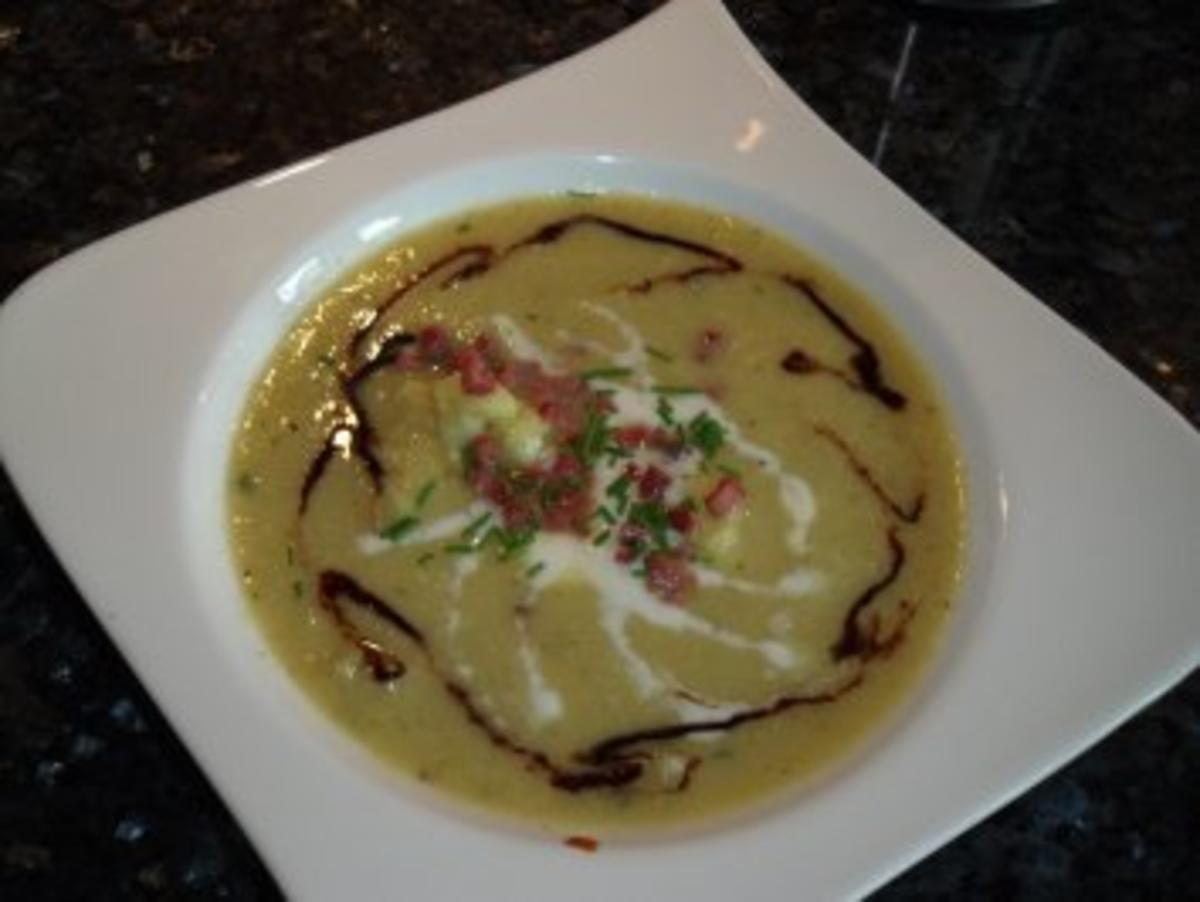 Blumenkohlsuppe mit Curry - Rezept mit Bild - kochbar.de