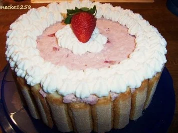 Rezept: Erdbeer-Charlotte Erdbeer-Charlotte - Rezept