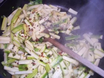 Rezept: Zucchini -Pasta mit Fisch Bild Nr. 3 Zucchini -Pasta mit Fisch - Rezept - Bild Nr. 3