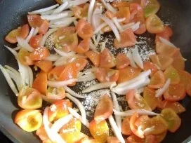 Pitta mit Salami,Schinken,Rucola,Mozzarella und warmer Tomatenvinaigrette - Rezept - Bild Nr. 2