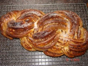 Rezept: Kuchen + Torten : Nußzopf Kuchen + Torten : Nußzopf - Rezept