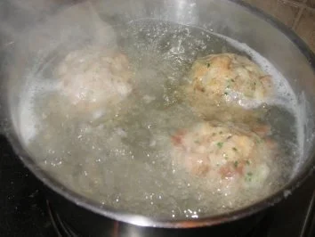 Beilage: Semmelknödel "Kunterbunt".... - Rezept - Bild Nr. 3