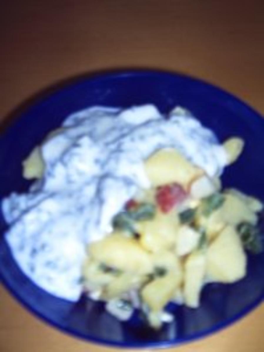 Kartoffelsalat mit Radieschen und Lauchzwiebeln und Joghurtdressing - Rezept - Bild Nr. 2