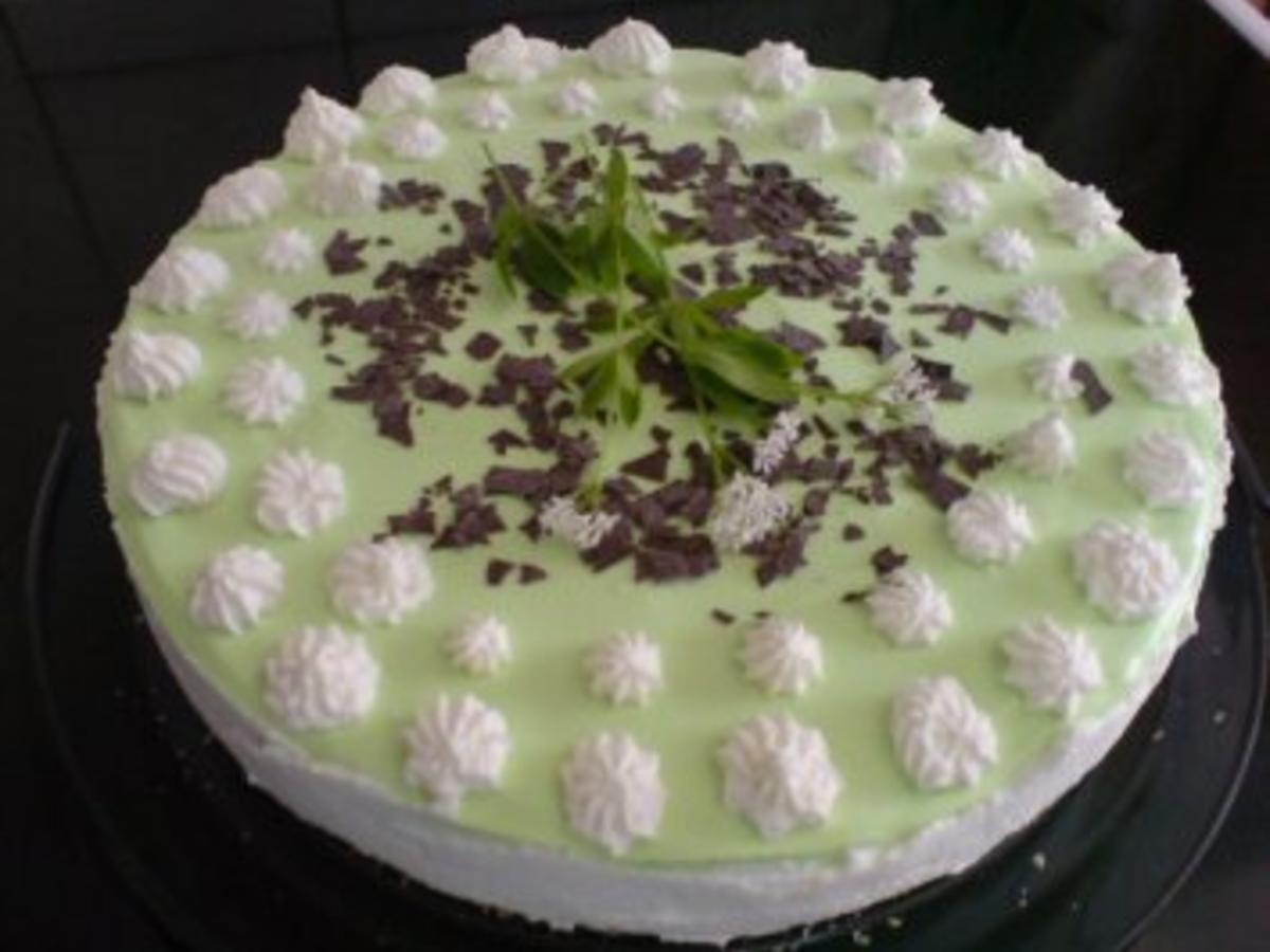 Waldmeistertorte mit Tortenboden: und Zucker - Rezept mit Bild - kochbar.de