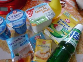 Rezept: Waldmeistertorte Bild Nr. 16 Waldmeistertorte - Rezept - Bild Nr. 16