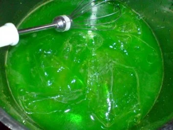 Rezept: Waldmeistertorte Bild Nr. 18 Waldmeistertorte - Rezept - Bild Nr. 18