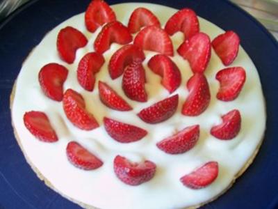 Backen: Erdbeer-Torte mit Quark-Sahne - Rezept