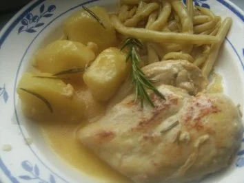 Rezept: Geflügel-Brust in Rosmarin-Curry-Sahne-Soße Bild Nr. 7 Geflügel-Brust in Rosmarin-Curry-Sahne-Soße - Rezept - Bild Nr. 7