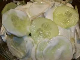 Balkan Gurkensalat - Rezept