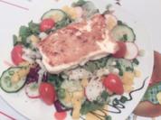 Gebratener Schafskäse auf Salat - Rezept