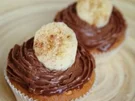 Rezept: Bananen-Vanille Cupcakes mit Schokocreme und flüssigen Kern (24 Stück) Bananen-Vanille Cupcakes mit Schokocreme und flüssigen Kern (24 Stück) - Rezept