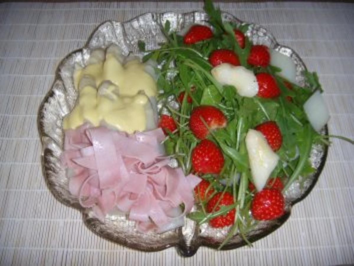 Spargel mit Rucola und Erdbeeren - Rezept