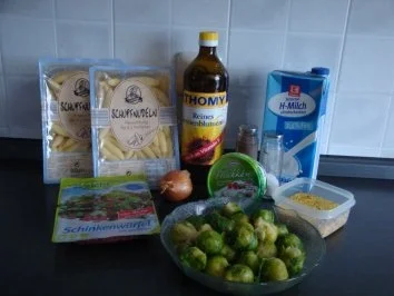 Rezept: Schupfnudelpfanne mit Rosenkohl und Schinken Bild Nr. 2 Schupfnudelpfanne mit Rosenkohl und Schinken - Rezept - Bild Nr. 2