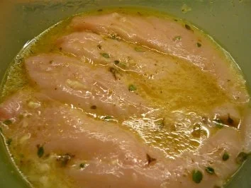 Rezept: Zitronen-Hähnchenbrustfilet aus dem Backofen Bild Nr. 3 Zitronen-Hähnchenbrustfilet aus dem Backofen - Rezept - Bild Nr. 3