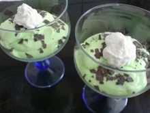 Waldmeister-Creme-Dessert - Rezept