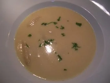 Spargelcremesuppe - meine Variante - - Rezept