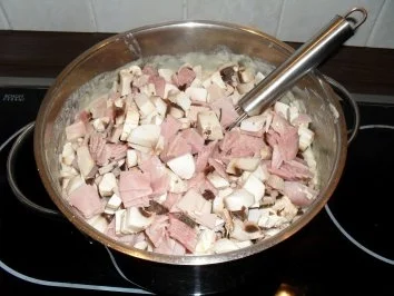 Hähnchen Ragout fin auf Kräuteromelette - Rezept - Bild Nr. 6