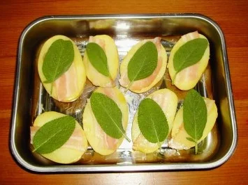 Rezept: Fenchel-Chili-Steaks mit Salbei-Speck-Kartoffeln und Pfannenmöhren Bild Nr. 2 Fenchel-Chili-Steaks mit Salbei-Speck-Kartoffeln und Pfannenmöhren - Rezept - Bild Nr. 2