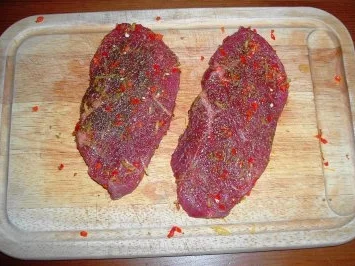 Rezept: Fenchel-Chili-Steaks mit Salbei-Speck-Kartoffeln und Pfannenmöhren Bild Nr. 3 Fenchel-Chili-Steaks mit Salbei-Speck-Kartoffeln und Pfannenmöhren - Rezept - Bild Nr. 3