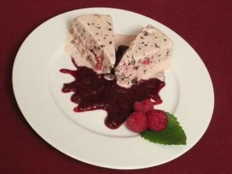 Hausgemachtes Waldbeeren-Cassata - Rezept