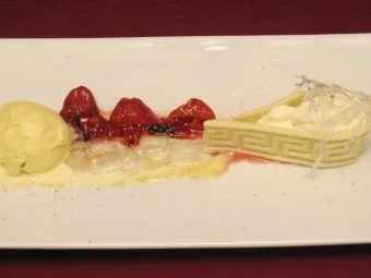 Weiße Schokoladentropfen mit Limetten-Espuma, Eis, Margarita-Gelee, Pepperdews - Rezept