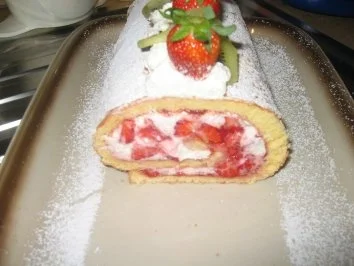 Backwaren: Erdbeer- Kiwi- Rolle - Rezept - Bild Nr. 2