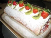 Backwaren: Erdbeer- Kiwi- Rolle - Rezept