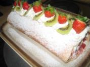 Backwaren: Erdbeer- Kiwi- Rolle - Rezept