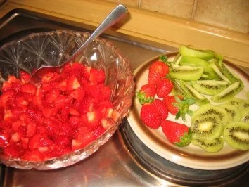 Backwaren: Erdbeer- Kiwi- Rolle - Rezept - Bild Nr. 9