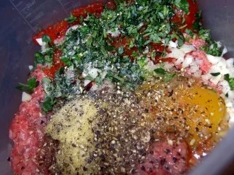 Rezept: Hackbraten mit Grüner-Pfeffer-Sauce, Rosmarinkartoffeln und Butterbohnen Bild Nr. 4 Hackbraten mit Grüner-Pfeffer-Sauce, Rosmarinkartoffeln und Butterbohnen - Rezept - Bild Nr. 4