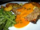 Hackbraten mit Grüner-Pfeffer-Sauce, Rosmarinkartoffeln und Butterbohnen - Rezept