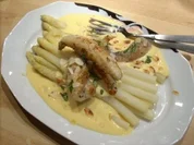Stangenspargel an Vanille-Hollandaise mit Seeteufel-Filets - Rezept