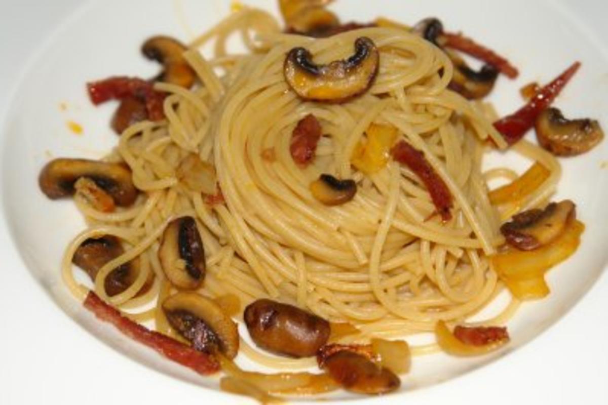Spaghetti mit pikanter Chorizowurst & Champignons - Rezept