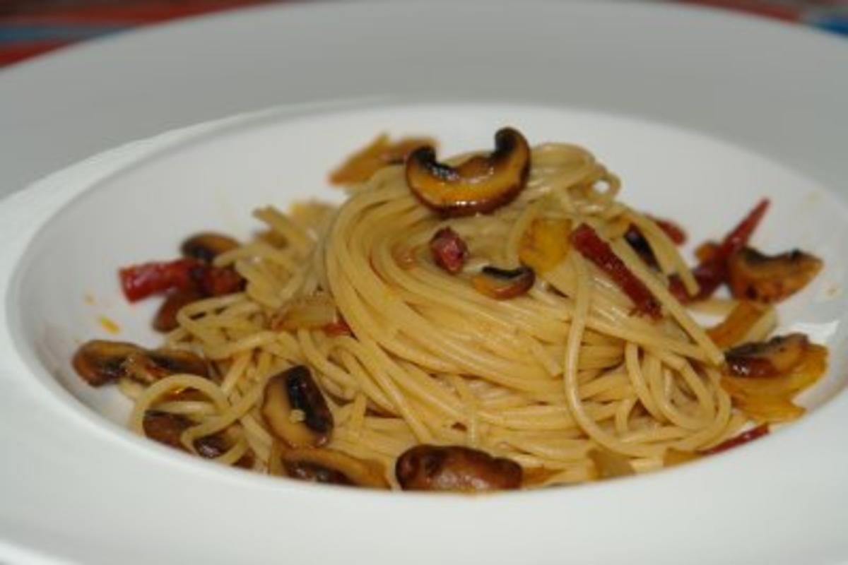 Spaghetti mit pikanter Chorizowurst & Champignons - Rezept - Bild Nr. 2