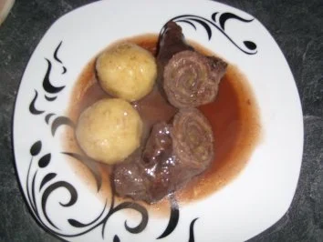 Rouladen in Rotweinsauce mit Kartoffelknödel - Rezept