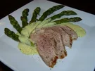 Grüner Spargel mit Sause Bernaise und Schweinefilet - Rezept
