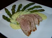 Rezept: Grรผner Spargel mit Sause Bernaise und Schweinefilet Grรผner Spargel mit Sause Bernaise und Schweinefilet - Rezept