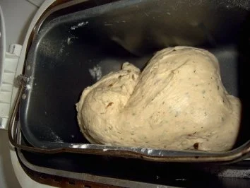 BROT: Kräuterbrötchen-Stockbrot - Rezept