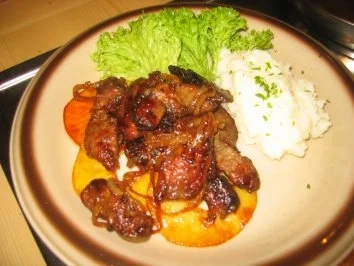 Fleisch: Geschnetzelte Leber auf karamellisiertem Apfel - Rezept