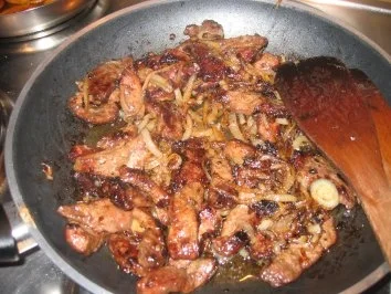 Fleisch: Geschnetzelte Leber auf karamellisiertem Apfel - Rezept - Bild Nr. 2