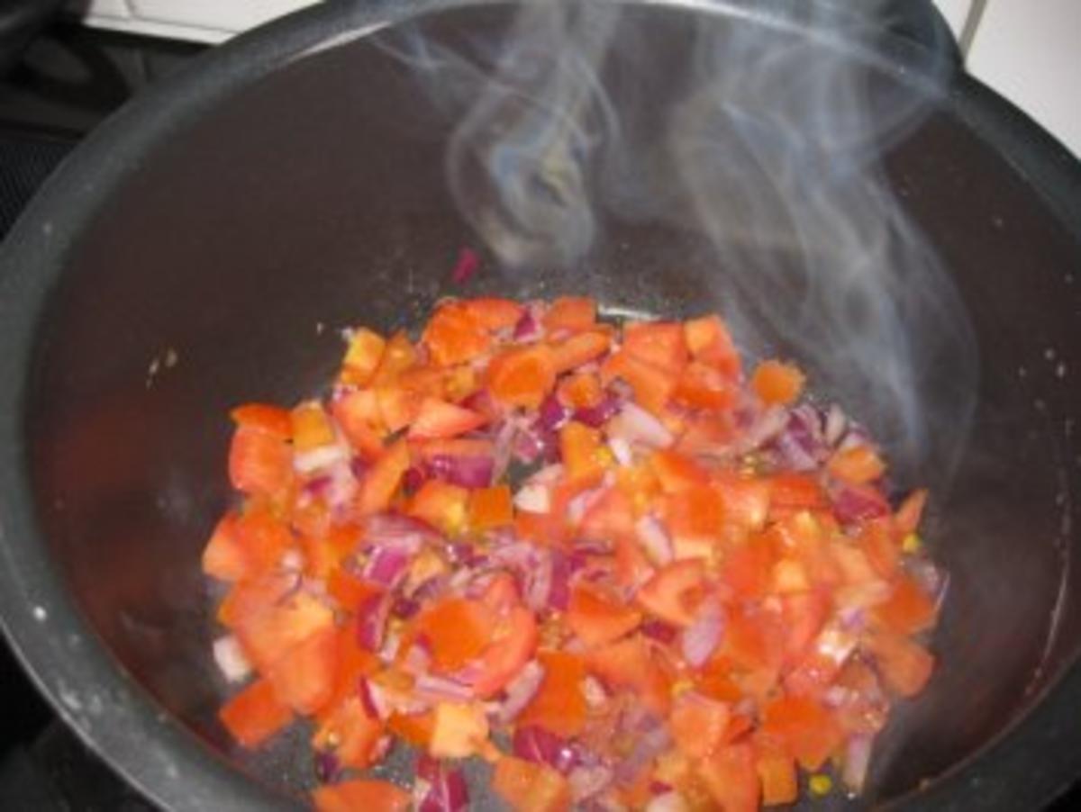 Frühlingsgemüse küßt Pasta in Begleitung einer BratwurstSCHNECKE... ;-))))))) - Rezept - Bild Nr. 3