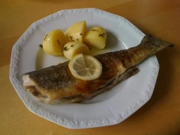 Rezept: D: Forelle Müllerin mit Salbeibutter D: Forelle Müllerin mit Salbeibutter - Rezept