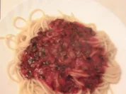 Bärlauch-Tomatensauce mit Oliven und Kapern - Rezept