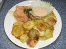Lachstatar mit Röstkartoffeln und Dillsauce - Rezept