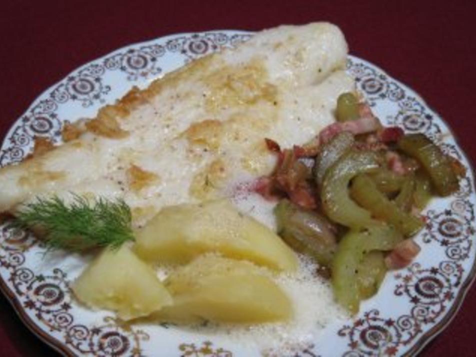 Fischfilet auf Schmorgurken Gemüse an Dillschaum mit Kartoffeln ...