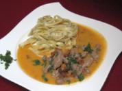 Kalbsfrikassee in Weißweinsahnesoße mit Trüffelnudeln und Pfifferlingen - Rezept