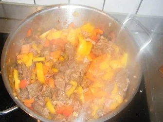 Rezept: Ungarisches Gulasch Bild Nr. 3 Ungarisches Gulasch - Rezept - Bild Nr. 3